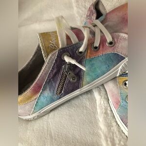 Blowfish sneakers sz 10